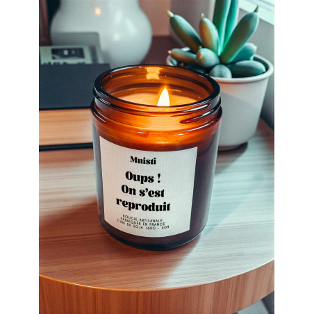 Bougie parfumée à message "Oups ! On s'est reproduit" Muisti en pot apothicaire ambré