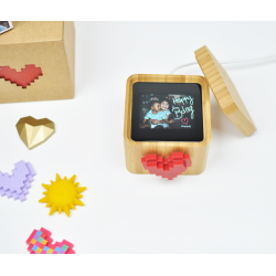 LOVE BOX EN BOIS : BOÎTE A AMOUR CONNECTÉE - COEUR PIXEL MULTICOLOR